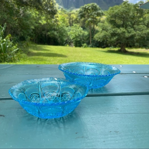 Blue Glass Serving Bowls Set Of 2 Snowflakes Stars Ruffled Rim Vintage - Picture 11 of 14